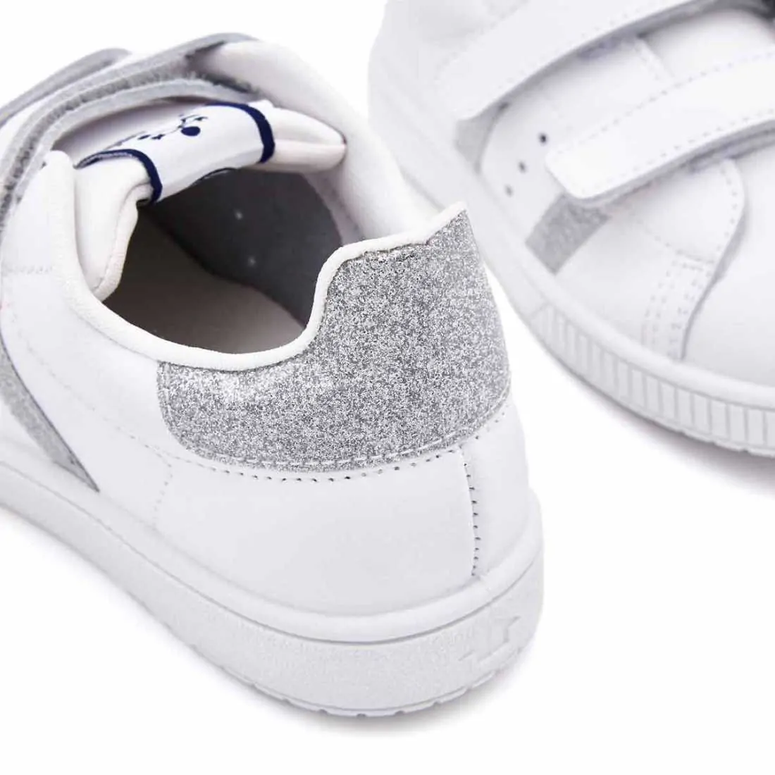 DEPORTIVA PIEL TIRA ADHERENTE DETALLE PLATA