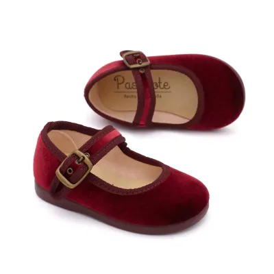Mercedita de terciopelo burdeos Pasitrote 2