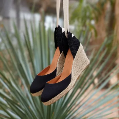 Cuñas Negras con cintas para Mujer | Pasitrote 2