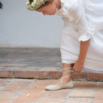 Bailarinas de Lino Natural con cintas para Comunión | Pasitrote 2